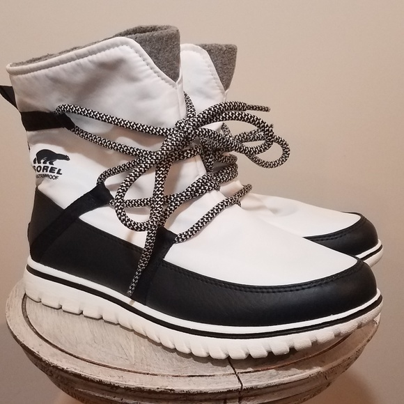 sorel women's cozy explorer boot